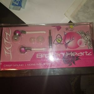 iLuv Broken Heartz Precision Sound Pink Earbuds